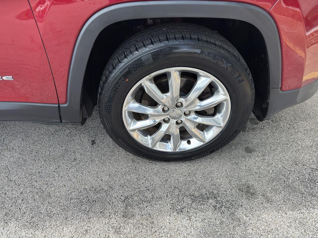 used 2014 Jeep Cherokee car, priced at $9,988