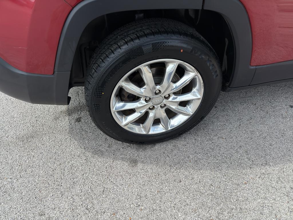 used 2014 Jeep Cherokee car, priced at $9,988