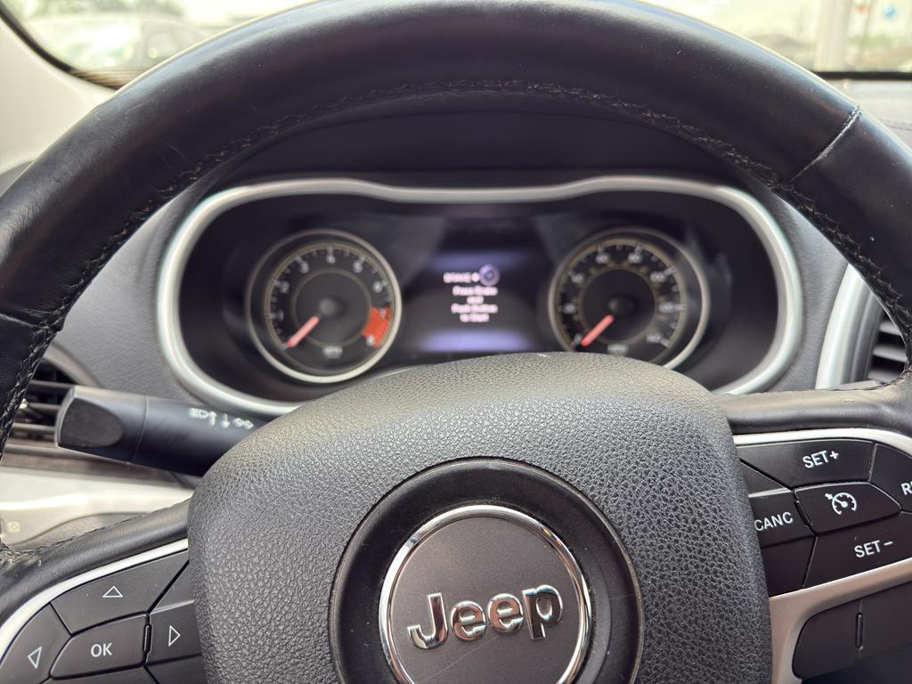 used 2014 Jeep Cherokee car, priced at $9,988