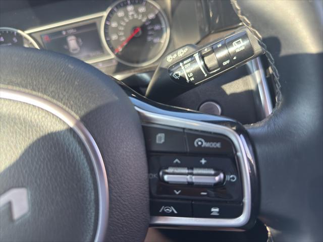 used 2022 Kia Sorento car, priced at $29,657