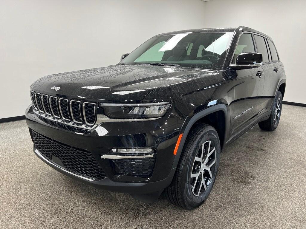 new 2025 Jeep Grand Cherokee car, priced at $42,378