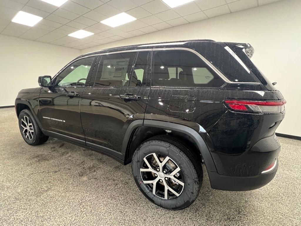 new 2025 Jeep Grand Cherokee car, priced at $42,378