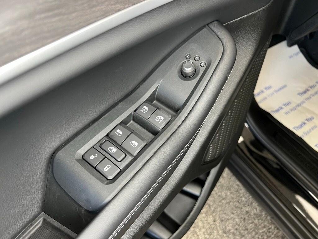new 2025 Jeep Grand Cherokee L car, priced at $46,094