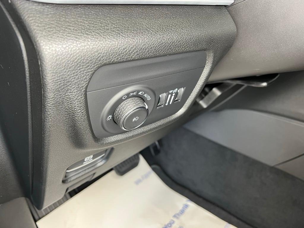 new 2025 Jeep Grand Cherokee L car, priced at $46,094