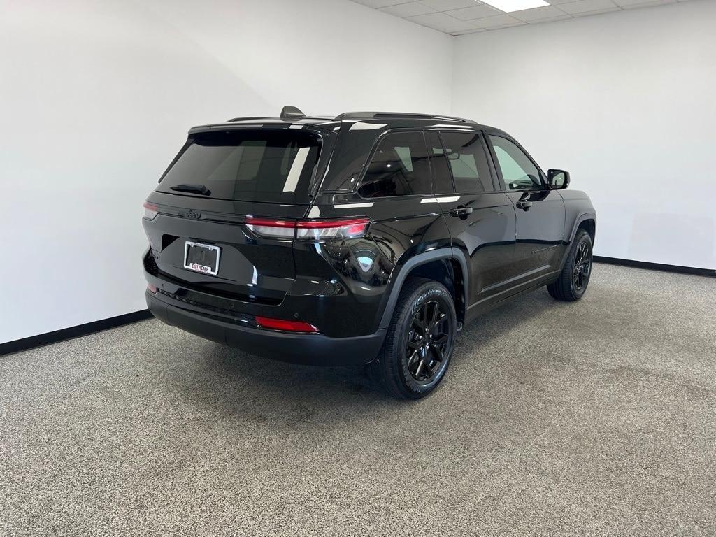 used 2024 Jeep Grand Cherokee car, priced at $32,900