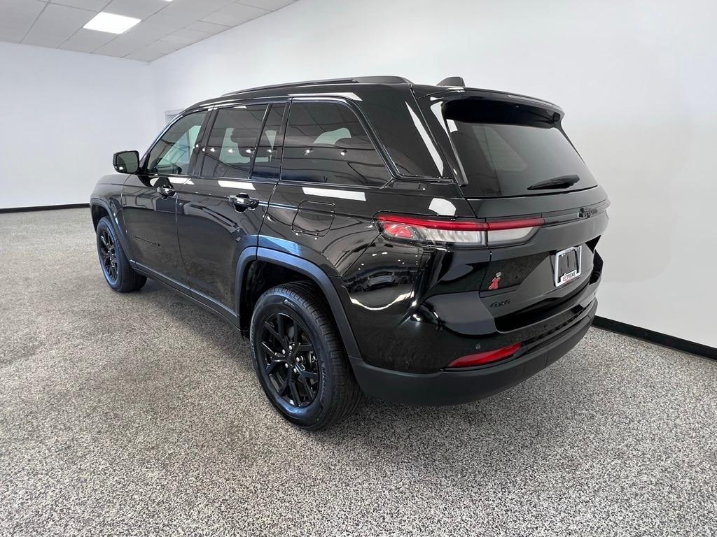 used 2024 Jeep Grand Cherokee car, priced at $32,900