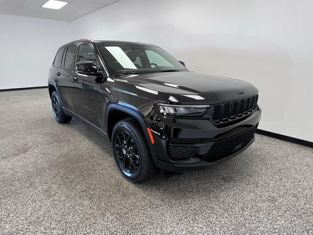 used 2024 Jeep Grand Cherokee car, priced at $32,900
