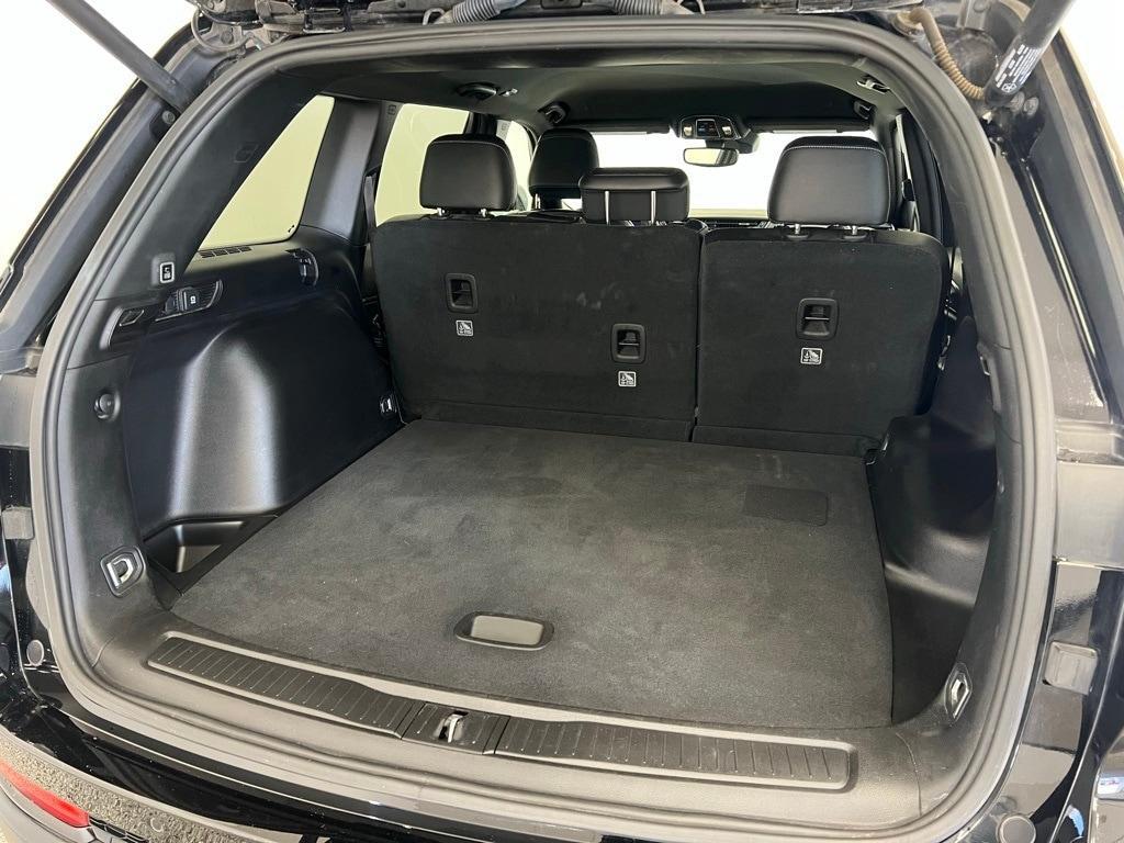 used 2024 Jeep Grand Cherokee car, priced at $32,900