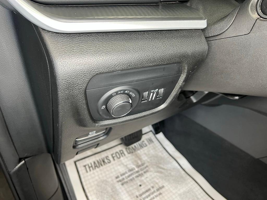 used 2024 Jeep Grand Cherokee car, priced at $32,900