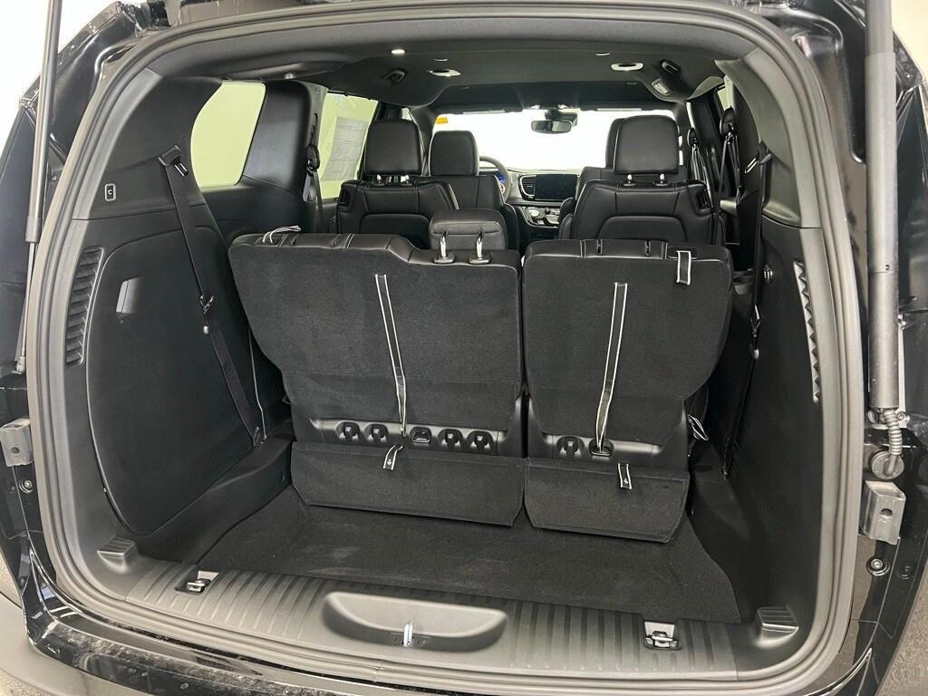 new 2025 Chrysler Pacifica car, priced at $40,273