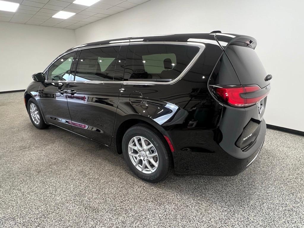 new 2025 Chrysler Pacifica car, priced at $40,273
