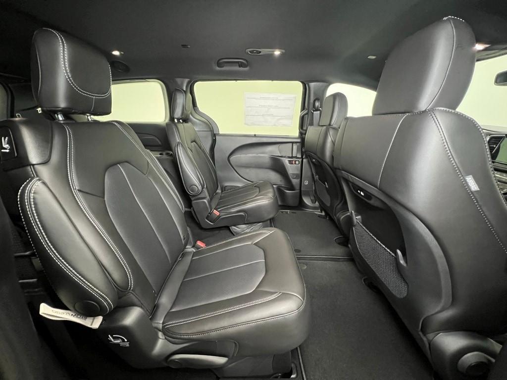 new 2025 Chrysler Pacifica car, priced at $40,273