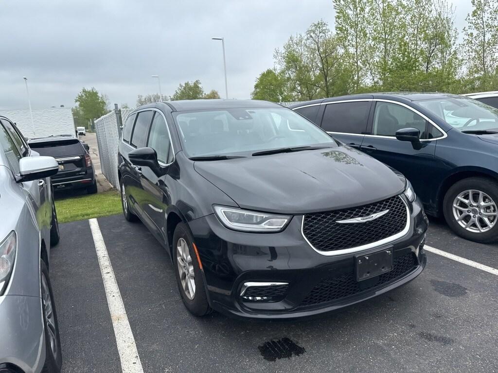 used 2023 Chrysler Pacifica car, priced at $26,900