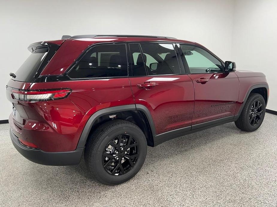 new 2025 Jeep Grand Cherokee car, priced at $41,823