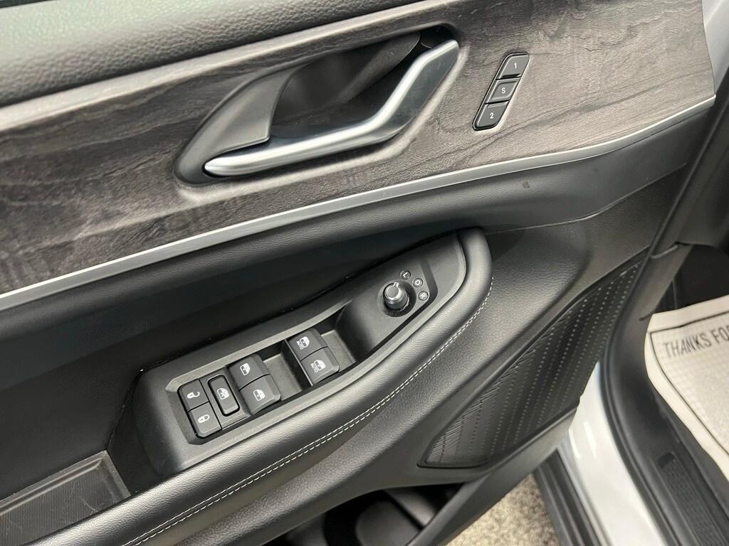 used 2024 Jeep Grand Cherokee L car, priced at $37,900