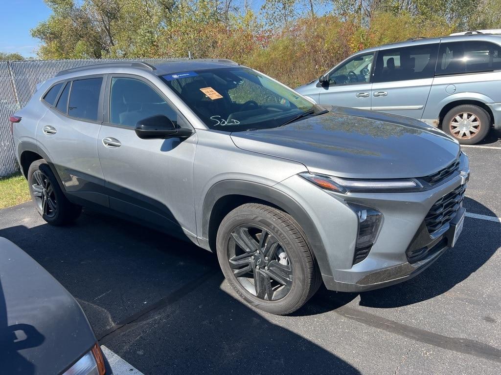 used 2025 Chevrolet Trax car, priced at $23,900