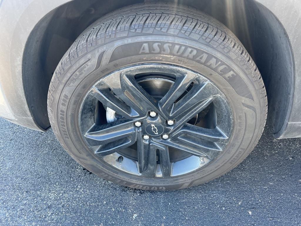 used 2025 Chevrolet Trax car, priced at $23,900