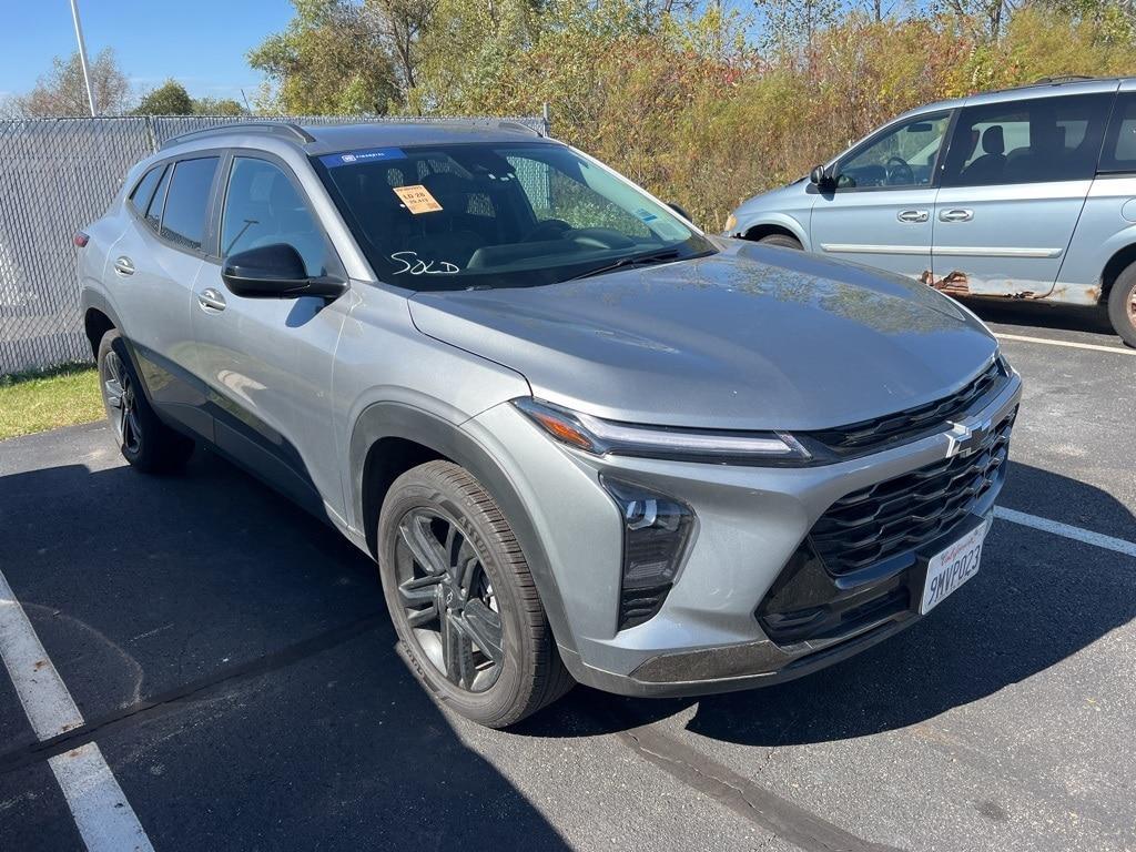 used 2025 Chevrolet Trax car, priced at $23,900