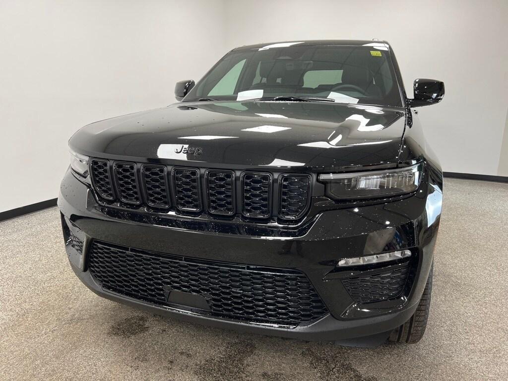 new 2025 Jeep Grand Cherokee car, priced at $44,134