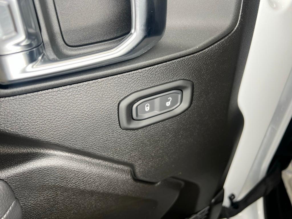 new 2025 Jeep Wrangler car, priced at $40,663
