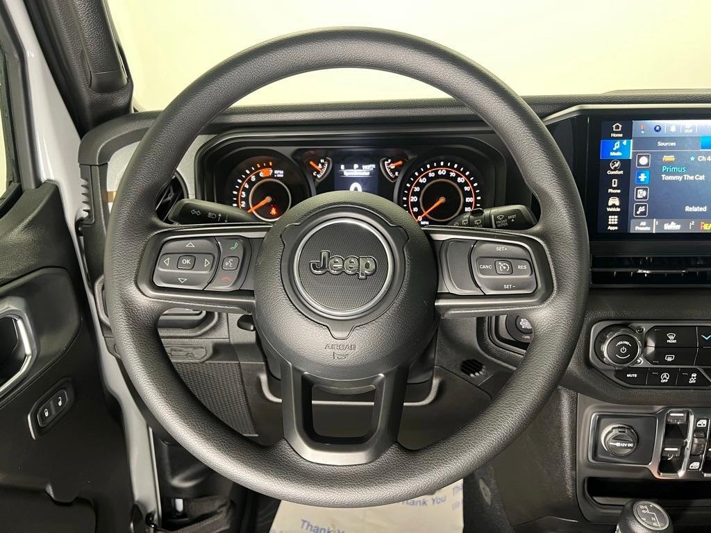 new 2025 Jeep Wrangler car, priced at $40,663