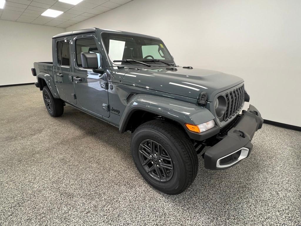 new 2025 Jeep Gladiator car, priced at $44,864