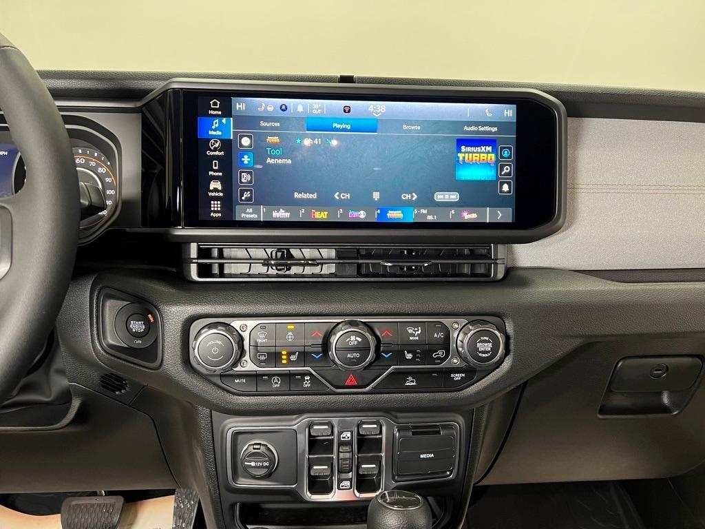 new 2025 Jeep Gladiator car, priced at $45,114