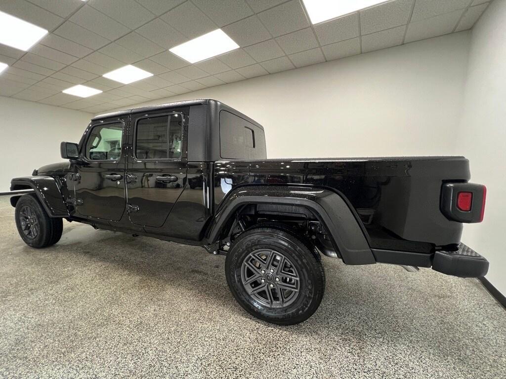 new 2025 Jeep Gladiator car, priced at $44,364