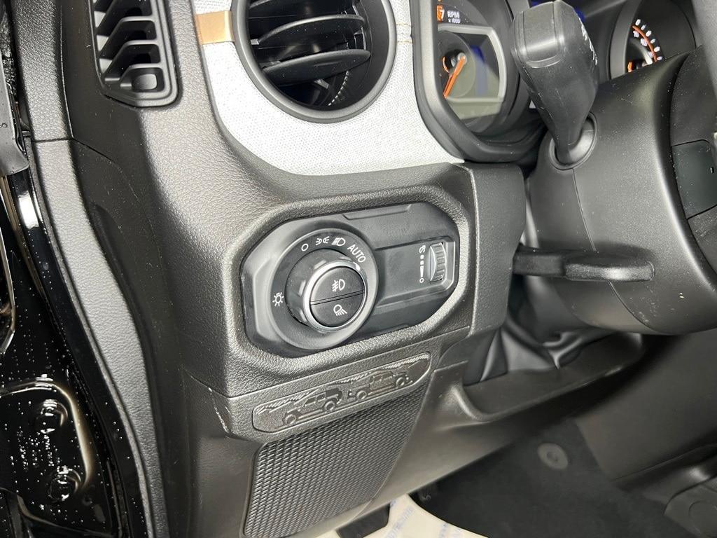 new 2025 Jeep Gladiator car, priced at $45,114