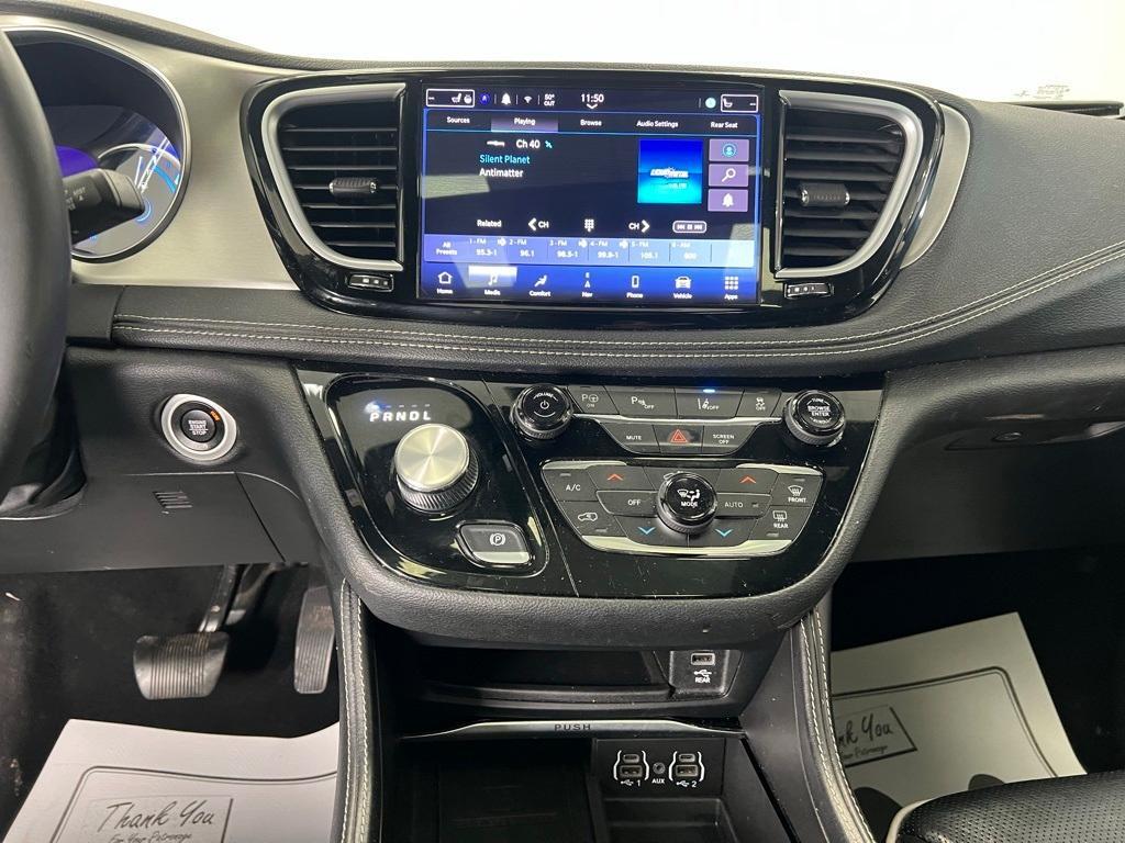 used 2022 Chrysler Pacifica Hybrid car, priced at $20,900