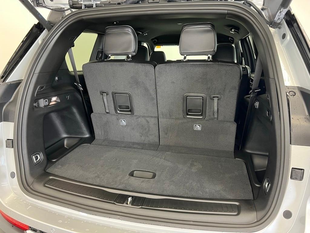 new 2025 Jeep Grand Cherokee L car, priced at $43,641