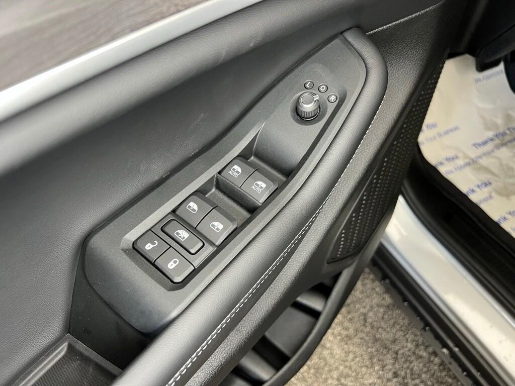 new 2025 Jeep Grand Cherokee L car, priced at $43,641