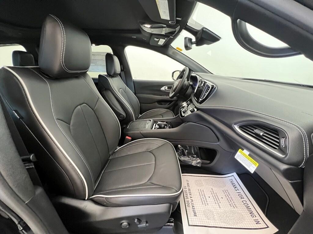 new 2026 Chrysler Pacifica car, priced at $51,175
