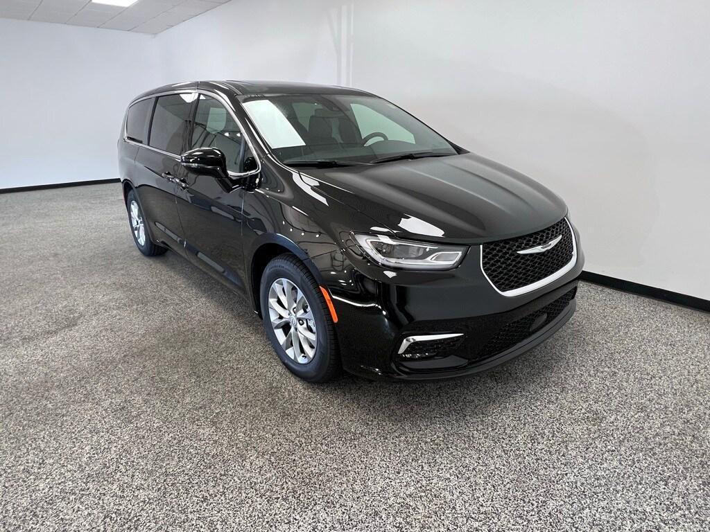 new 2026 Chrysler Pacifica car, priced at $51,175