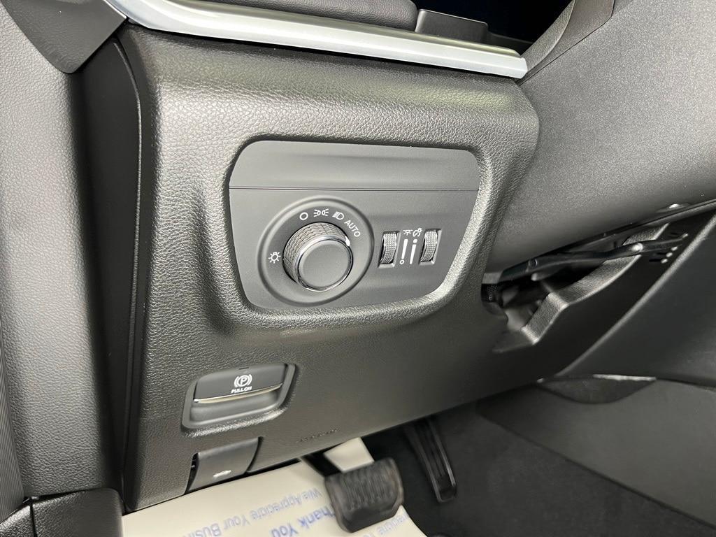 new 2025 Jeep Grand Cherokee L car, priced at $43,032