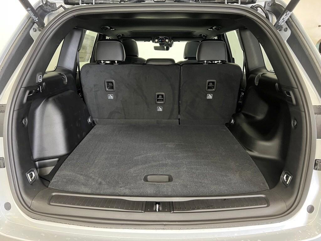 new 2025 Jeep Grand Cherokee car, priced at $42,168