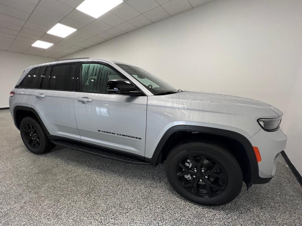 used 2024 Jeep Grand Cherokee car, priced at $38,500