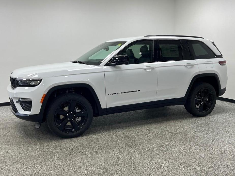 new 2024 Jeep Grand Cherokee car, priced at $44,735