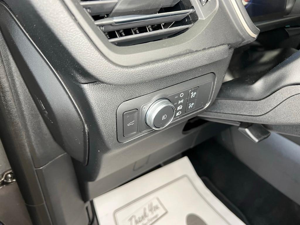 used 2022 Ford Escape car, priced at $25,642
