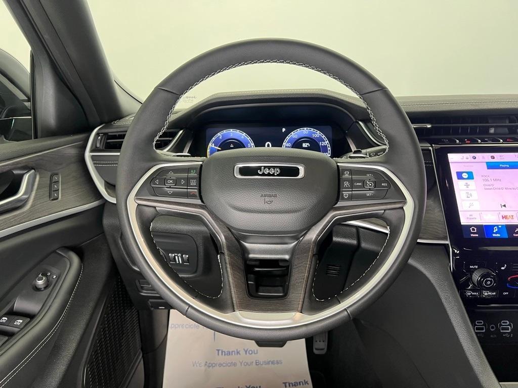 new 2025 Jeep Grand Cherokee car, priced at $41,395
