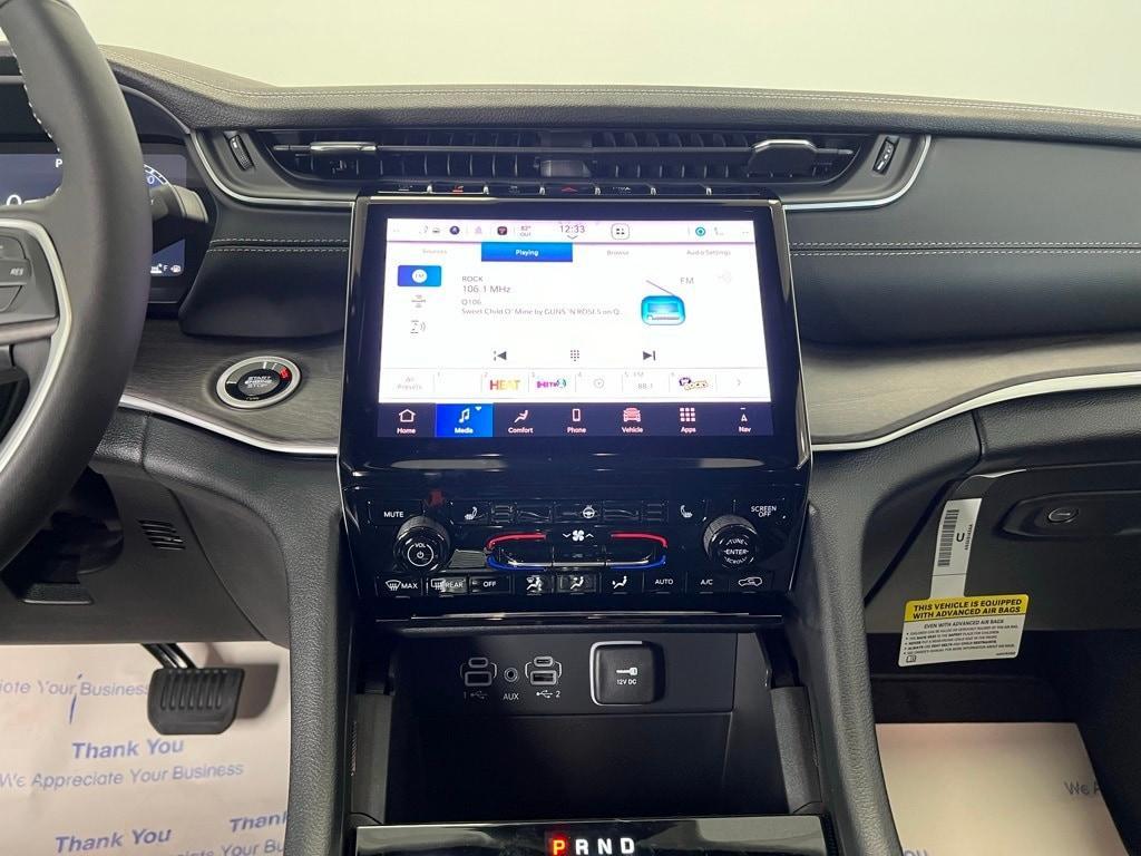 new 2025 Jeep Grand Cherokee car, priced at $41,395