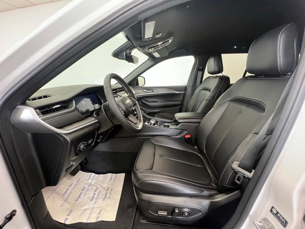new 2025 Jeep Grand Cherokee car, priced at $41,395