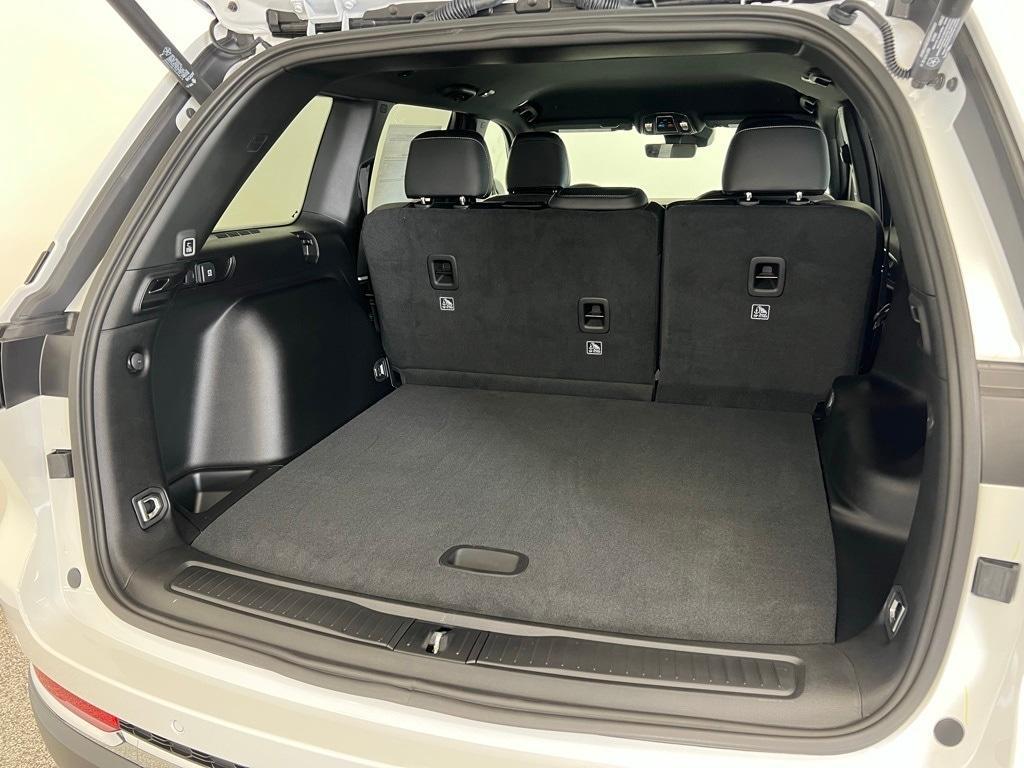 new 2025 Jeep Grand Cherokee car, priced at $41,395