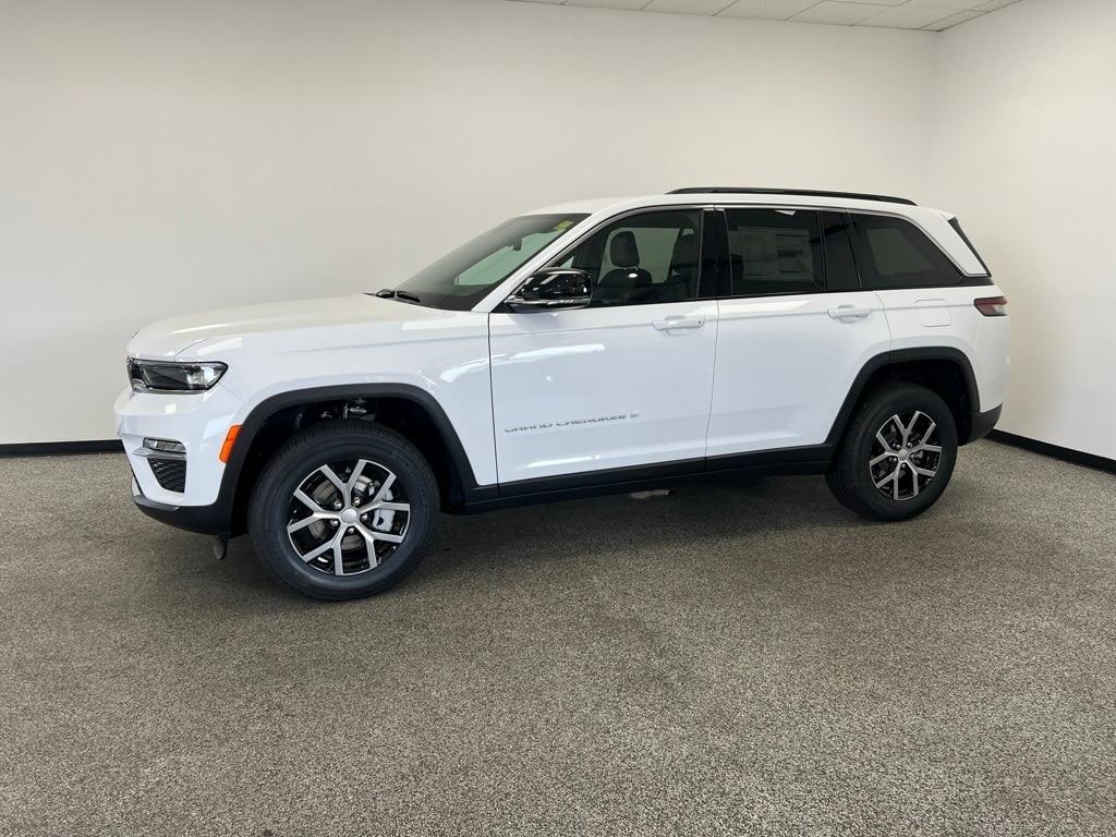 new 2025 Jeep Grand Cherokee car, priced at $41,395