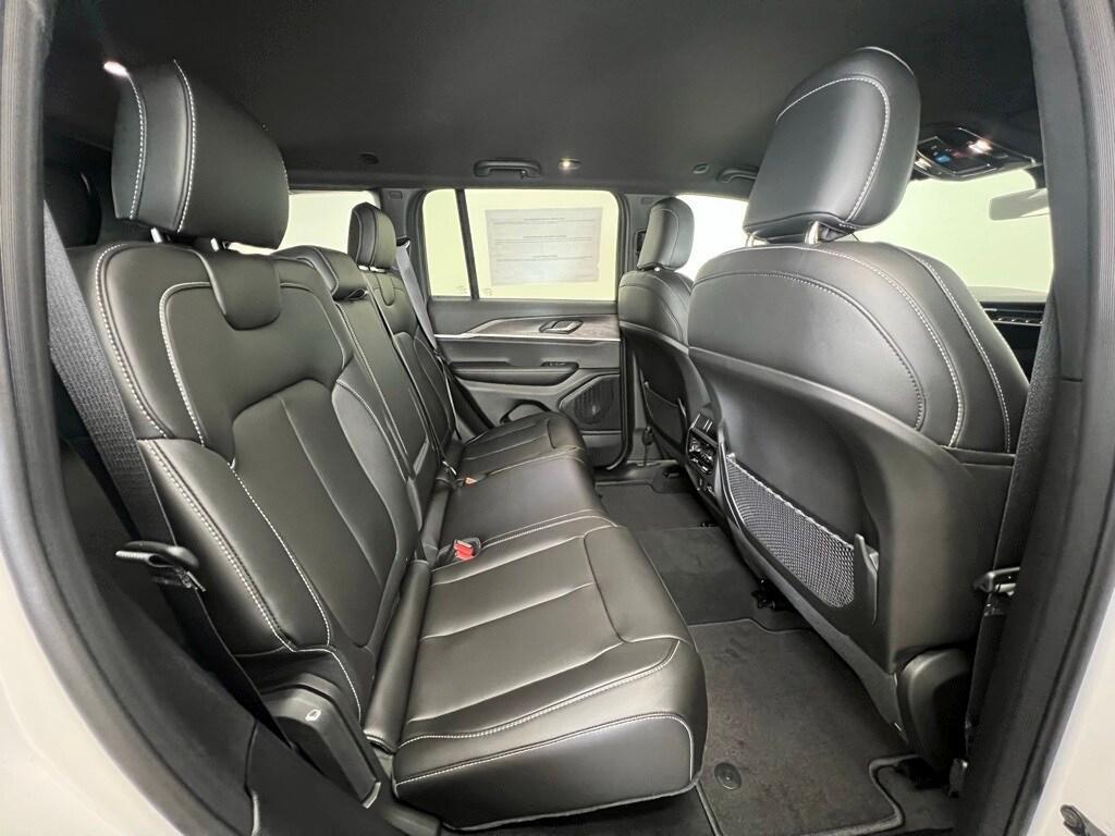 new 2025 Jeep Grand Cherokee car, priced at $41,395