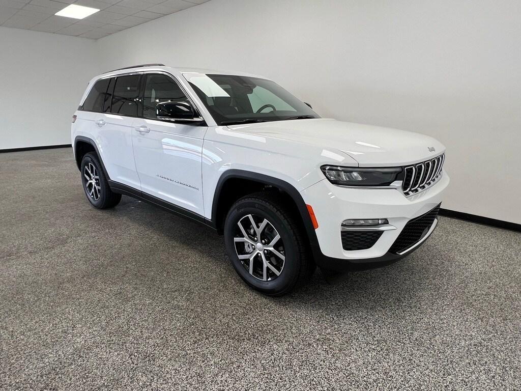 new 2025 Jeep Grand Cherokee car, priced at $41,395