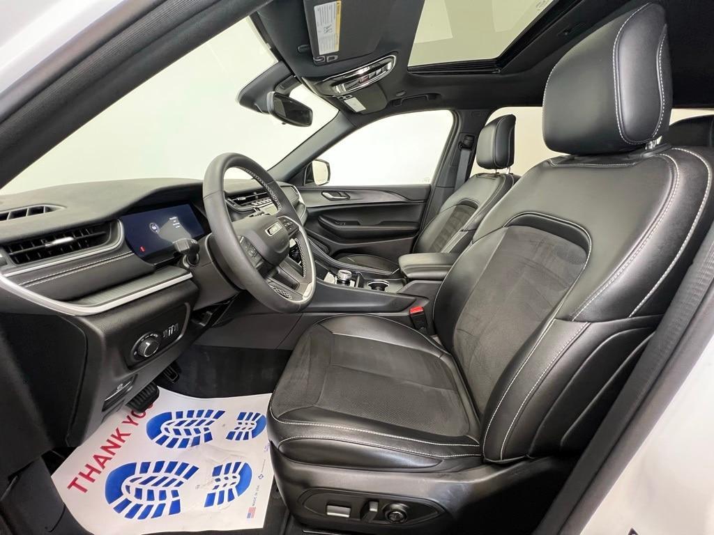 used 2024 Jeep Grand Cherokee car, priced at $35,900