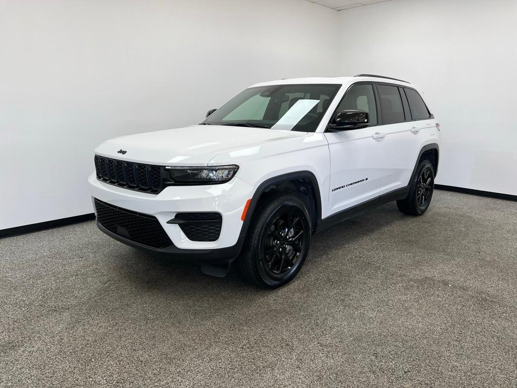 used 2024 Jeep Grand Cherokee car, priced at $35,900