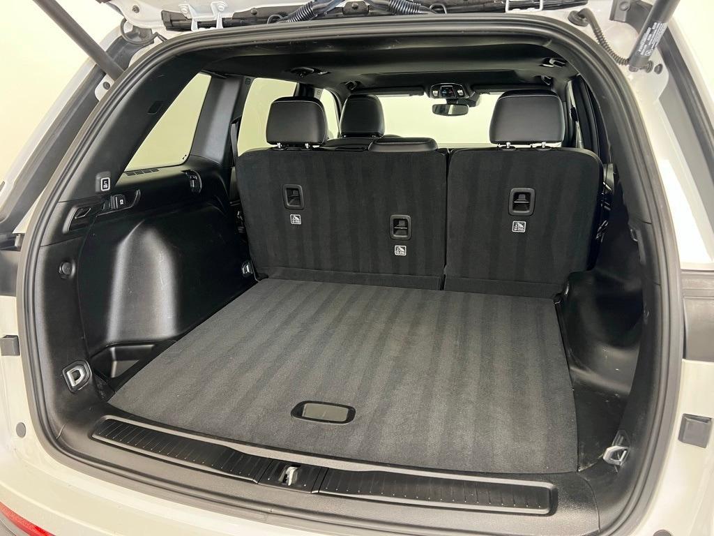 used 2024 Jeep Grand Cherokee car, priced at $35,900