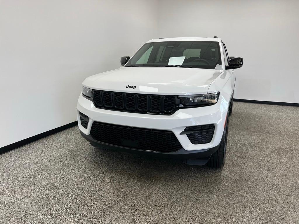 used 2024 Jeep Grand Cherokee car, priced at $35,900